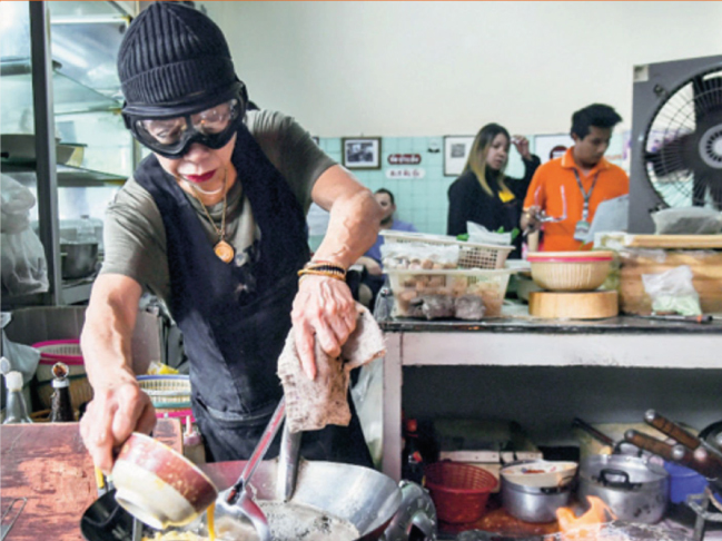 A comida de rua mais famosa.<br/>Experimentar muito, com alma e aproveitar o acaso.
